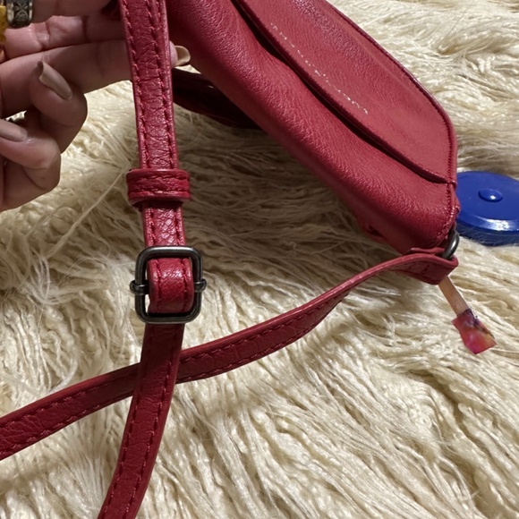 Lucky Brand Red small Shoulder/Crossbody Bag. - Picture 11 of 15